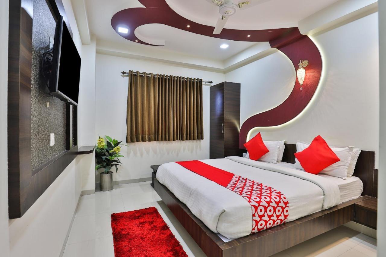 Collection O 7557 Hotel Shiv Kunj Exotica Naroda Exterior photo