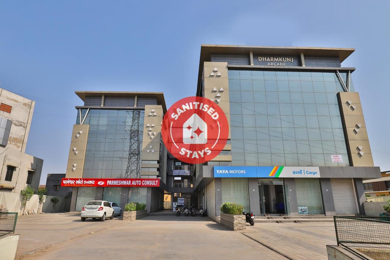 Collection O 7557 Hotel Shiv Kunj Exotica Naroda Exterior photo