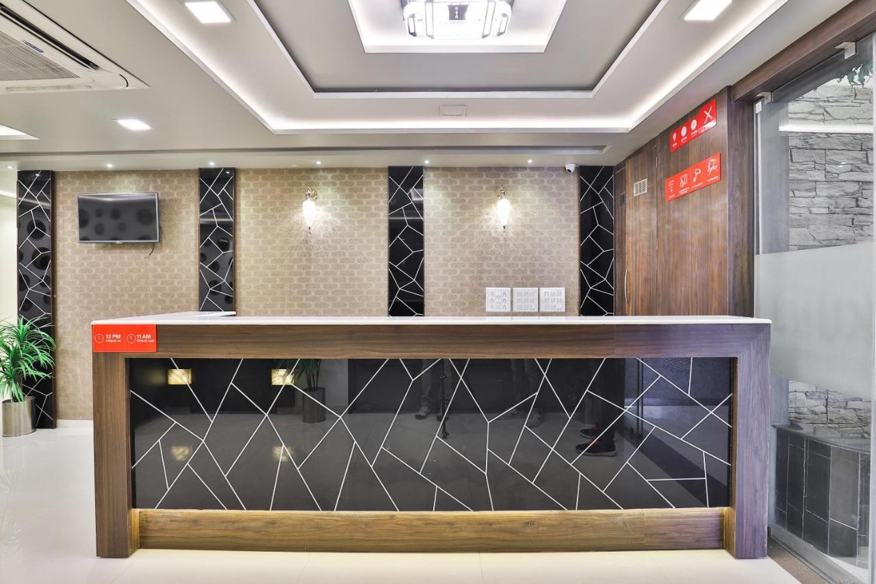 Collection O 7557 Hotel Shiv Kunj Exotica Naroda Exterior photo