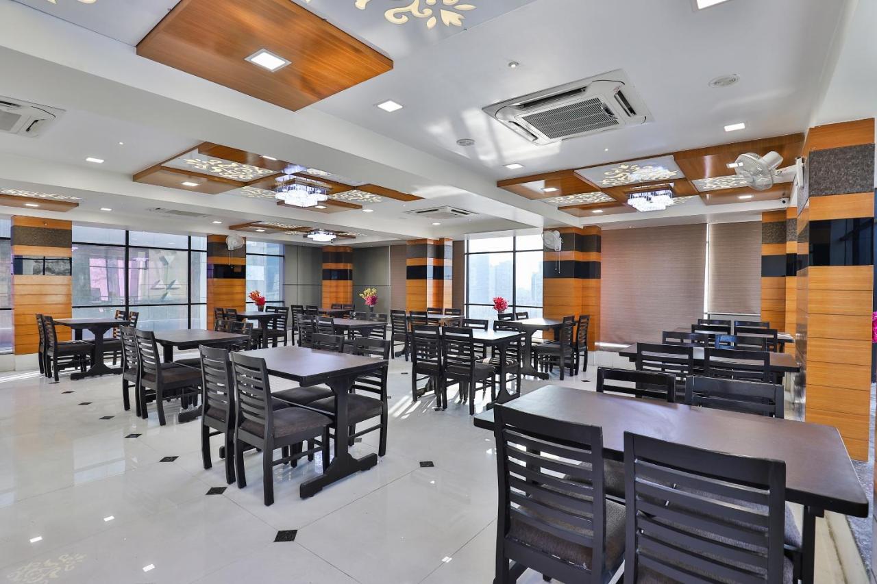 Collection O 7557 Hotel Shiv Kunj Exotica Naroda Exterior photo