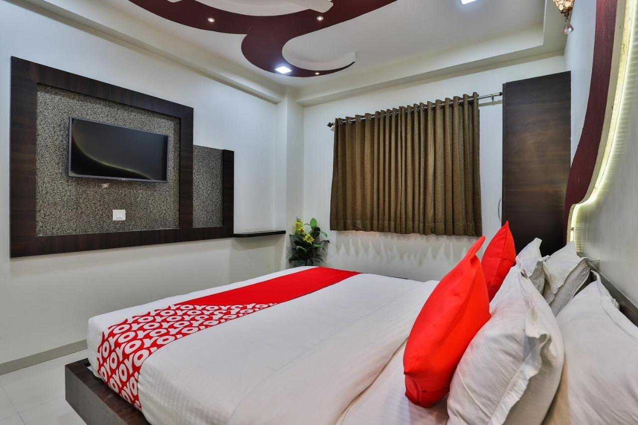 Collection O 7557 Hotel Shiv Kunj Exotica Naroda Exterior photo